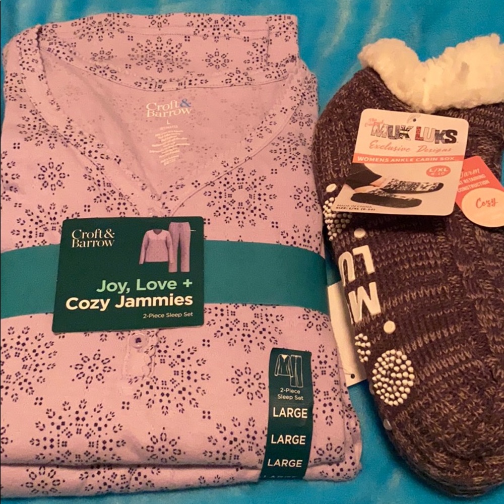 Croft & Barrow Pajamas & Muk Luk Cabin Sox-Large